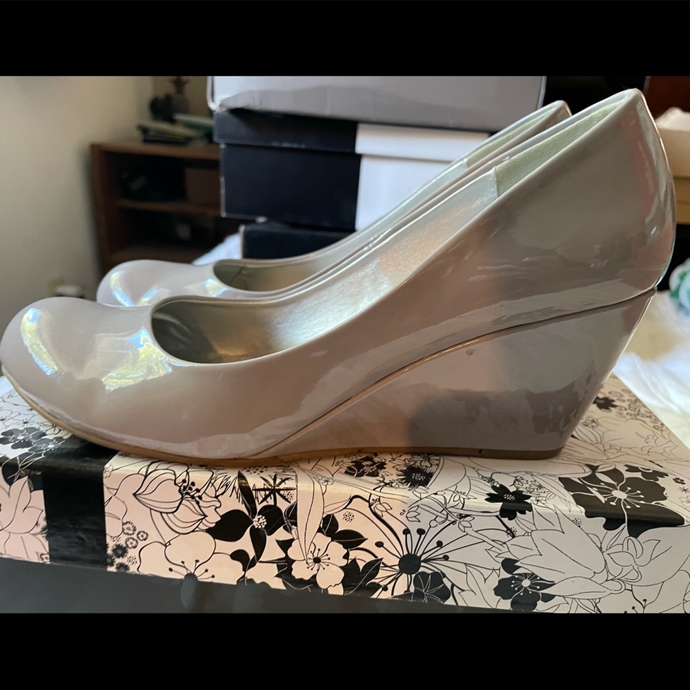 Grey patent leather wedges